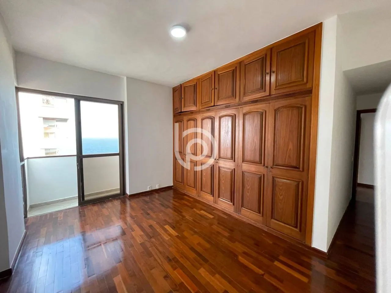 Rental apartment with 4 bedrooms and 4 bathrooms — photo 9