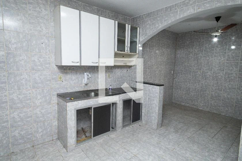 3-bedroom house with private garden and laundry area — photo 17
