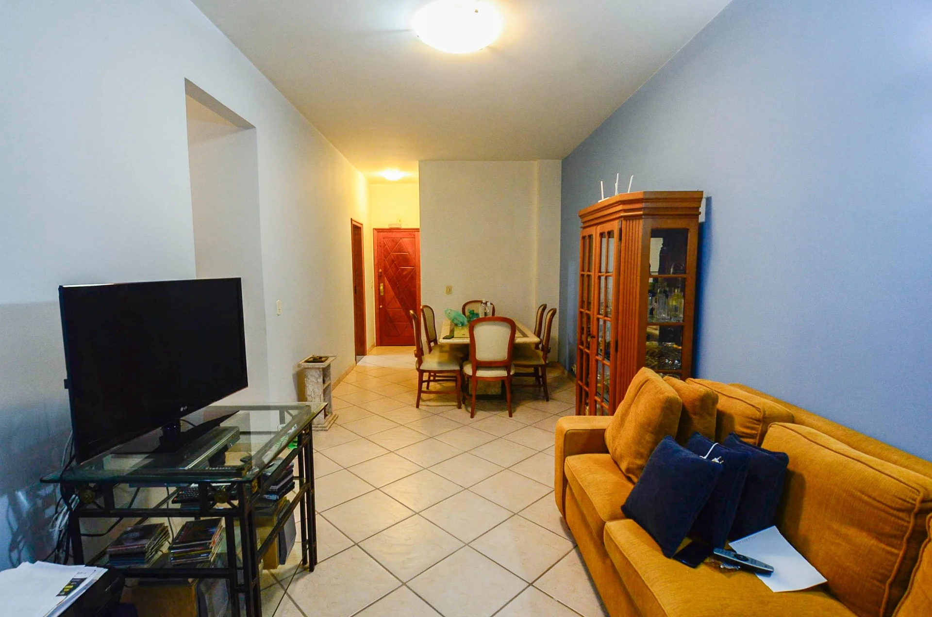 Furnished 2-bedroom apartment with a gas stove — photo 15