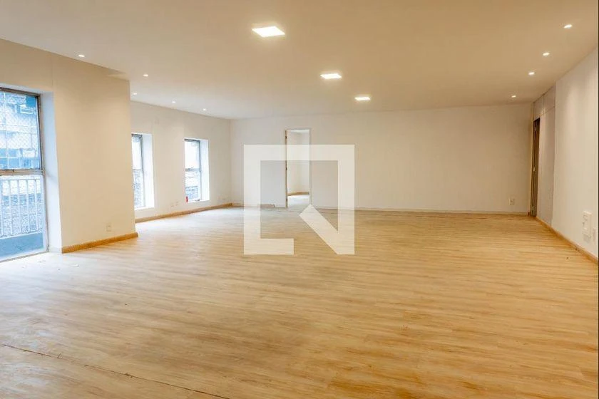 2-bedroom apartment with 170 m² and 2 parking spaces