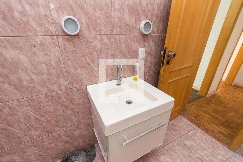 Apartamento de 1 quarto com 39 m² e piso de madeira — photo 23