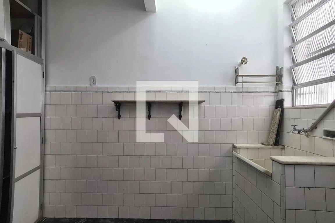 Квартира без меблів з 3 спальнями та балконом — photo 5