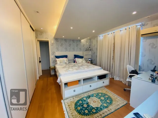 Penthouse with 4 bedrooms and 3 bathrooms — photo 22