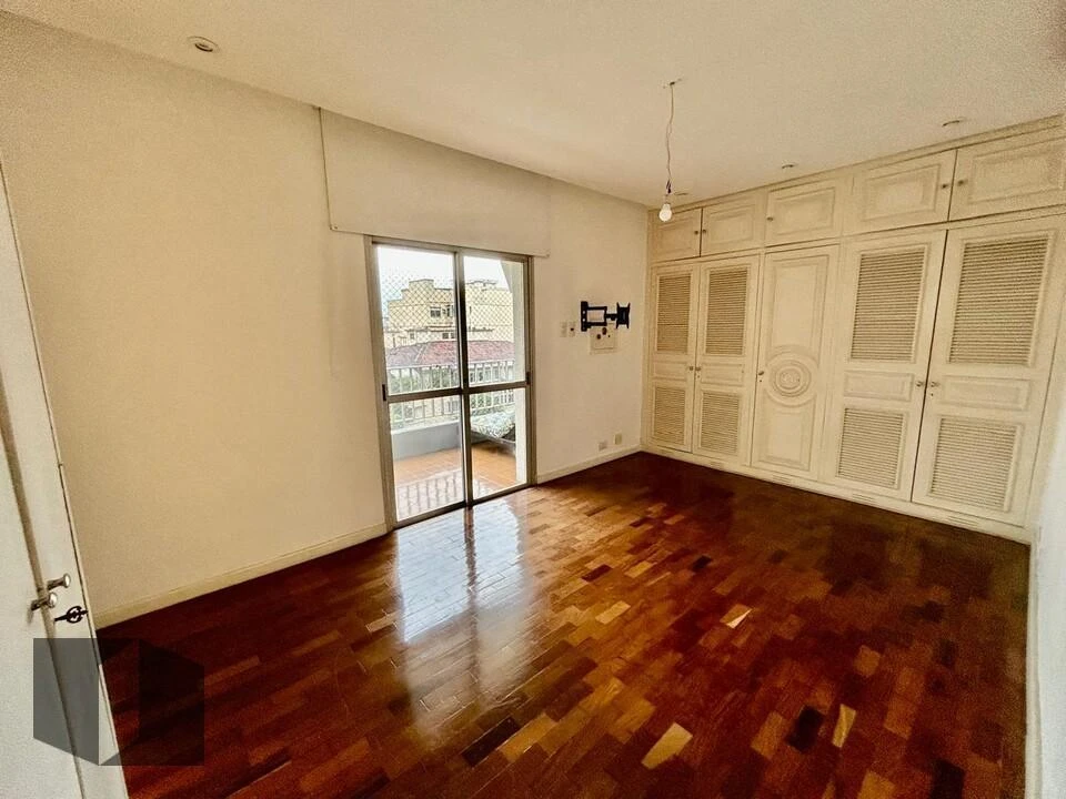 Washing machine in a 4-bedroom apartment, 167 m² — photo 3