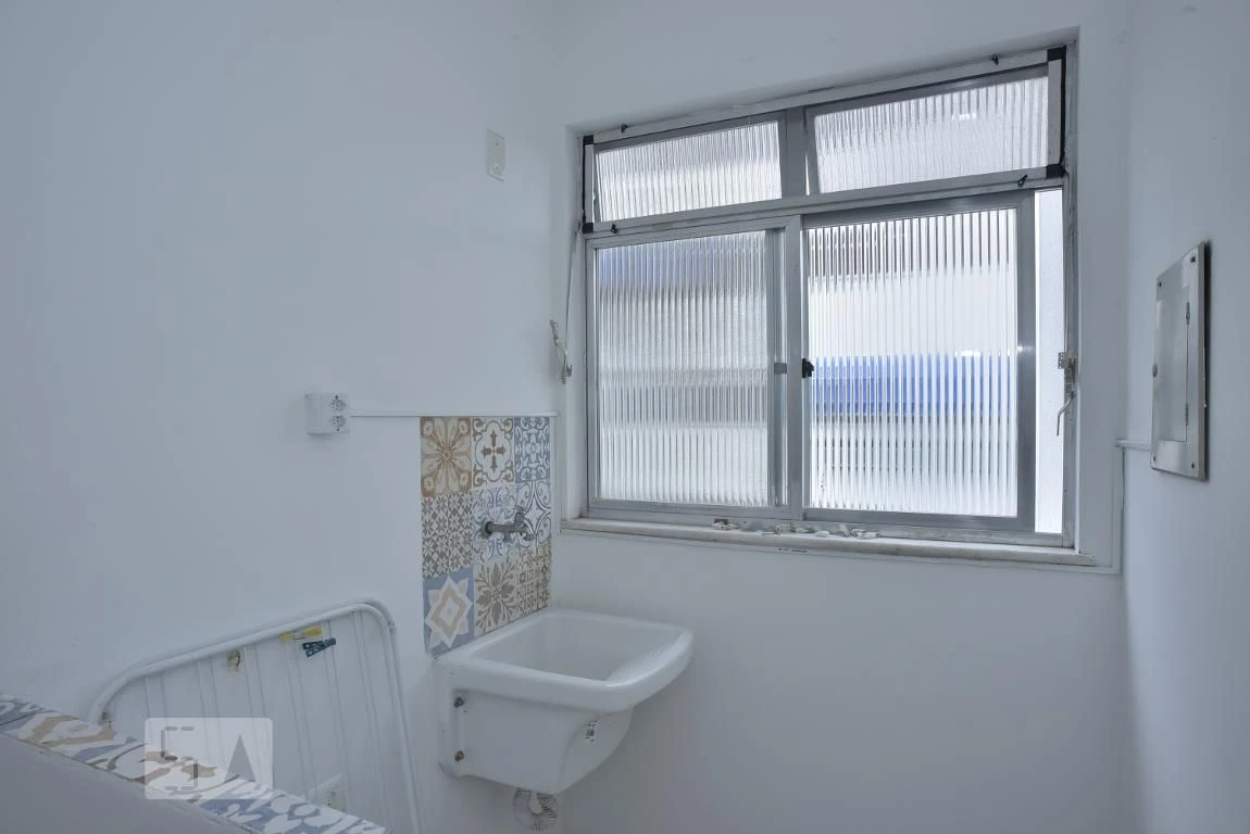 2-bedroom apartment in a building with a gym — photo 18