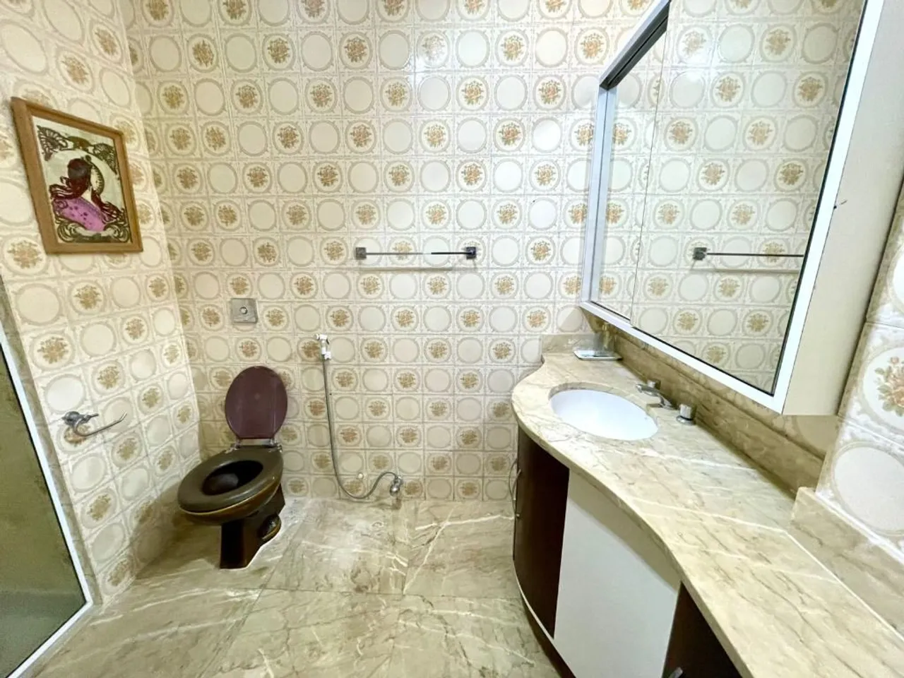 4-bedroom apartment with 300 m² and separate kitchen — photo 14