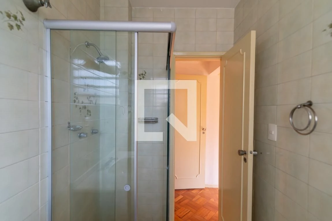 Bathtub in a 3-bedroom apartment, 110 m² — photo 44