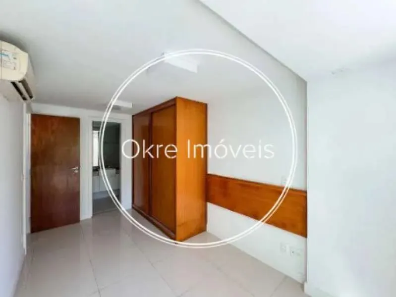 4-bedroom apartment with 5 bathrooms and 200 m² — photo 4