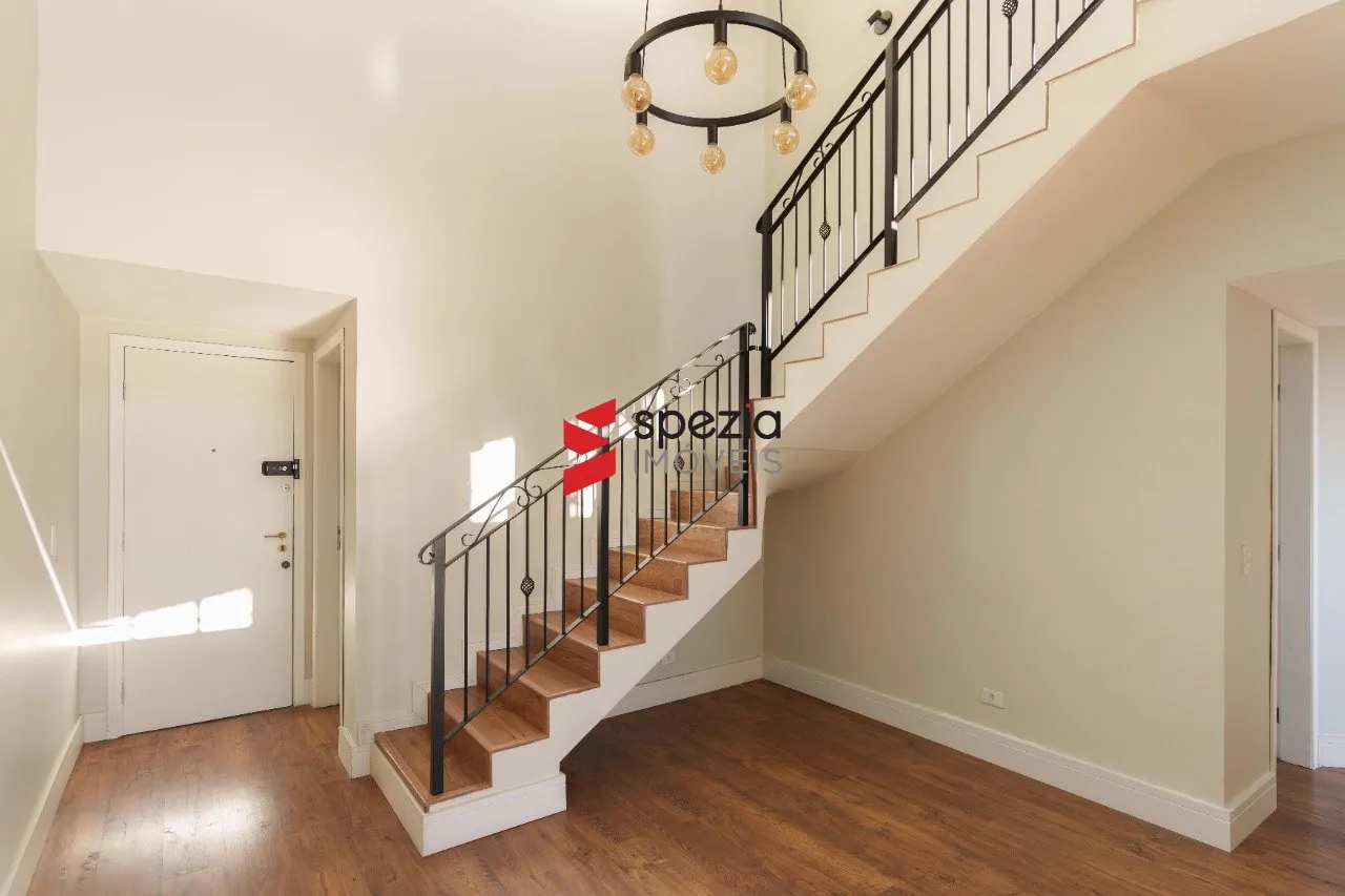 Duplex rental unit with 3 bedrooms and 3 bathrooms — photo 8