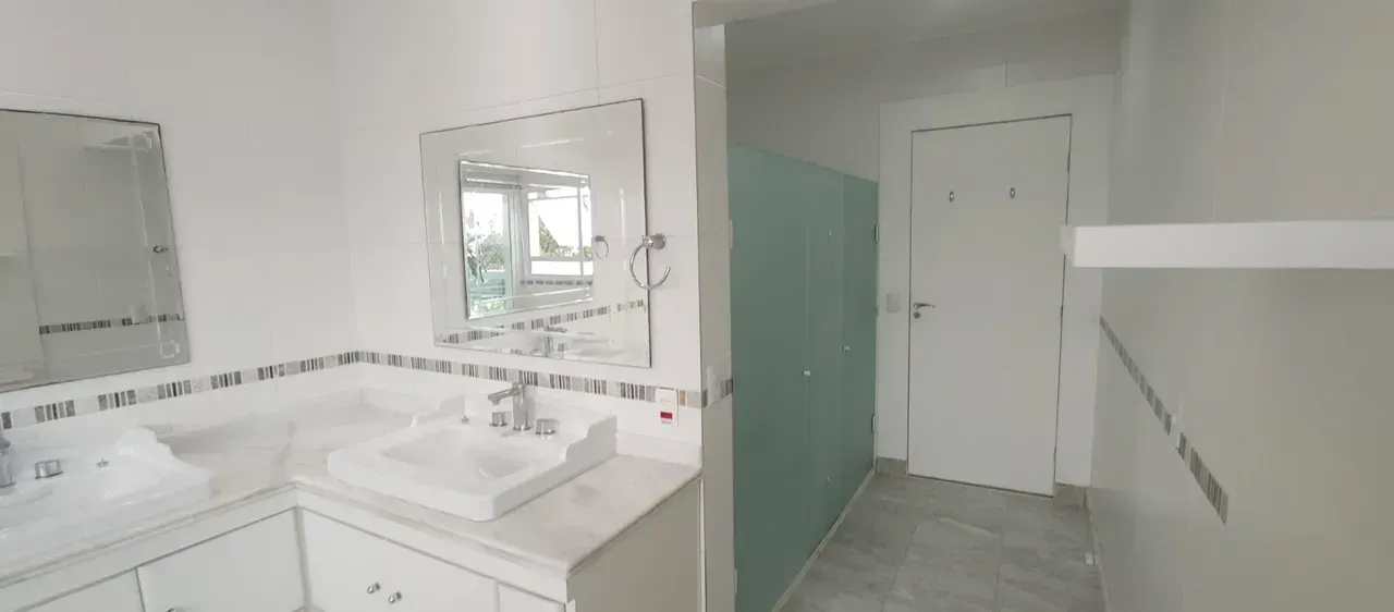 Apartamento sem mobília com 4 quartos e 5 banheiros — photo 14