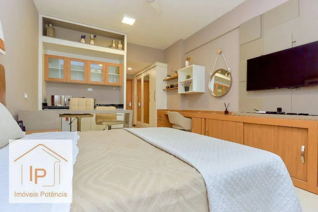 Furnished studio with 30 m², 1 bedroom and work area — photo 4