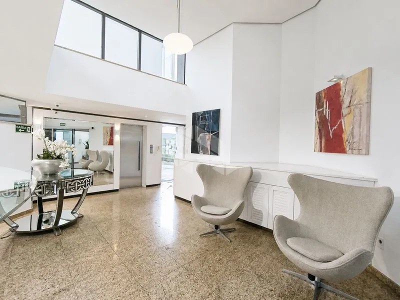 Departamento de 4 dormitorios con ventanales de piso a techo — photo 45