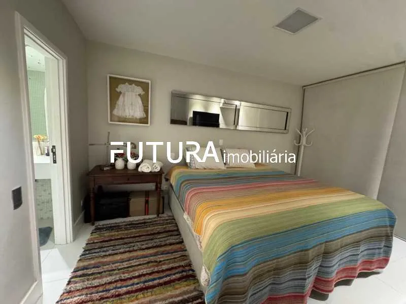 Furnished apartment with glass balcony and 2 bedrooms — photo 16