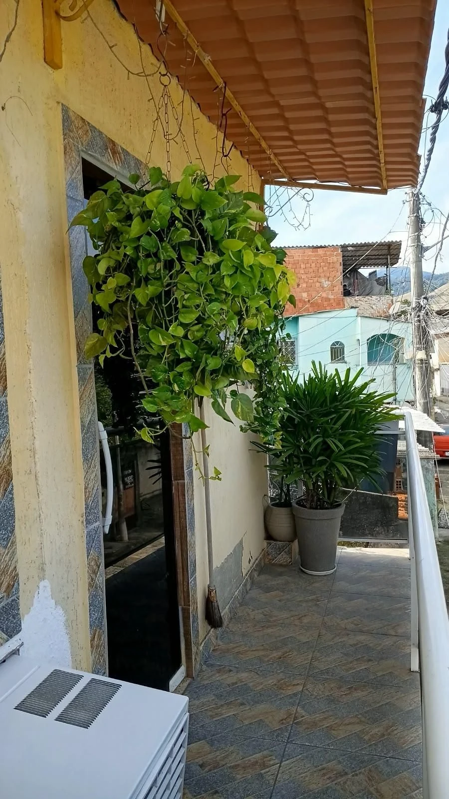 Furnished 3-bedroom house with 4 bathrooms, no parking — photo 12