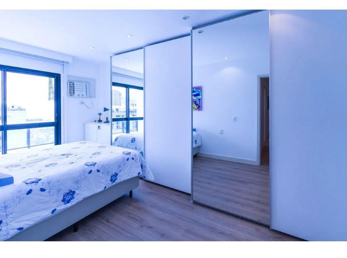 Apartamento mobiliado de 214 m² com 4 quartos e 5 banheiros — photo 6