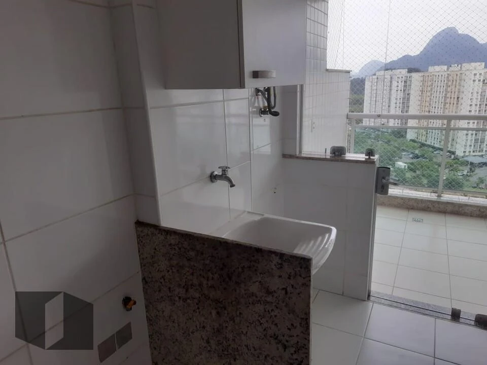 3-bedroom apartment with balcony and city views — photo 32
