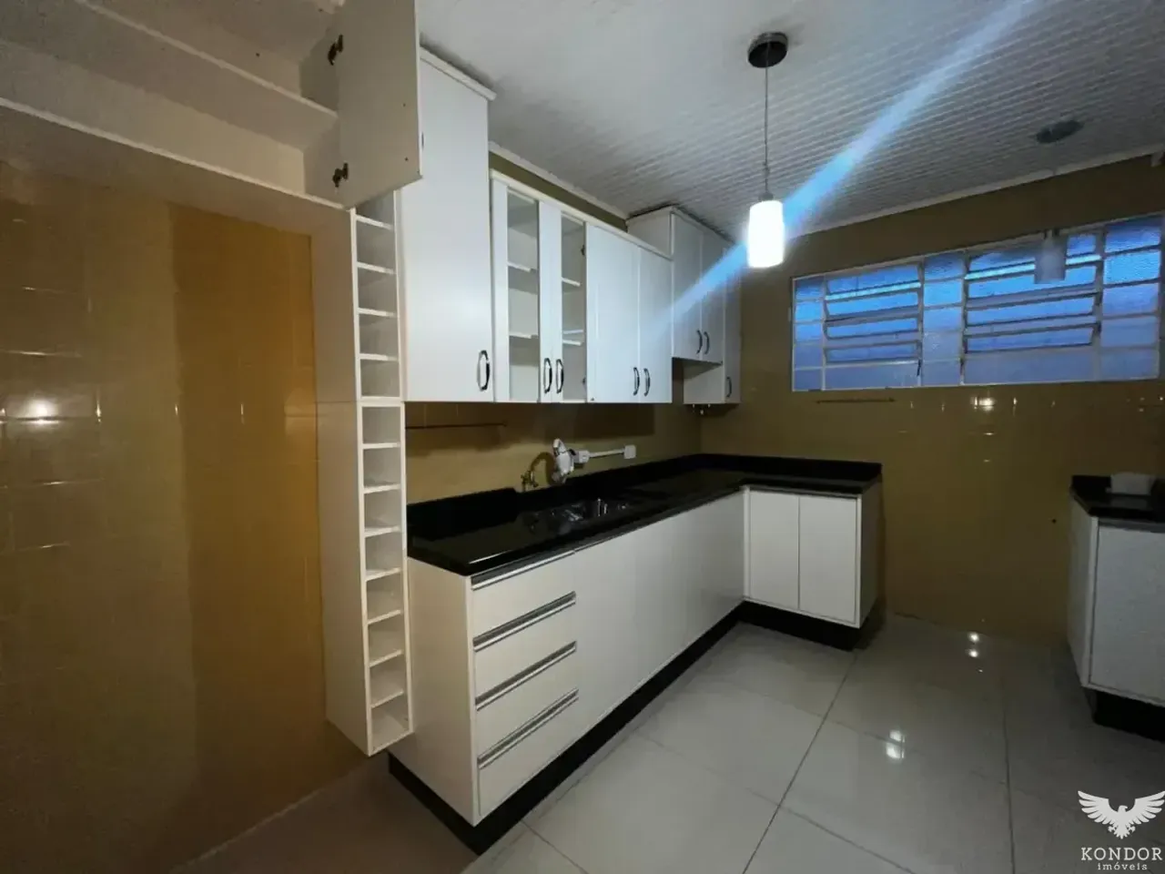 Single-level house with 220 m², 3 bedrooms and BBQ — photo 17