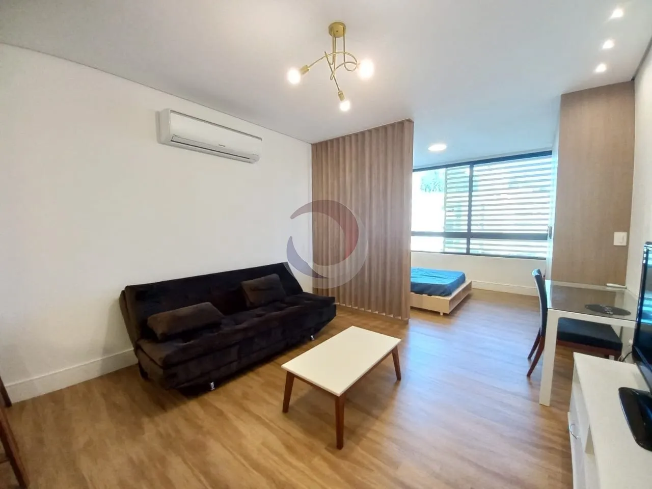 Меблированная студия с кухней открытой планировки, 73 м² — photo 6