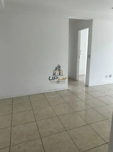 3-bedroom apartment in a building with a gym — photo 14