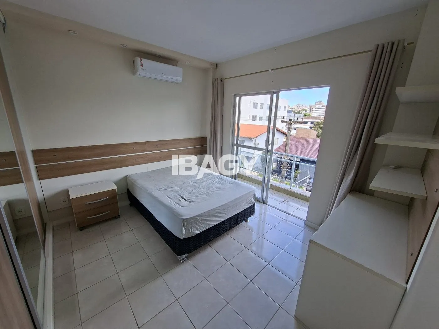 3-bedroom apartment with a home office — photo 3