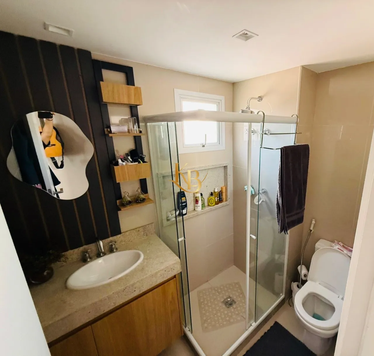 Furnished 4-bedroom apartment with enclosed balcony and grill — photo 19