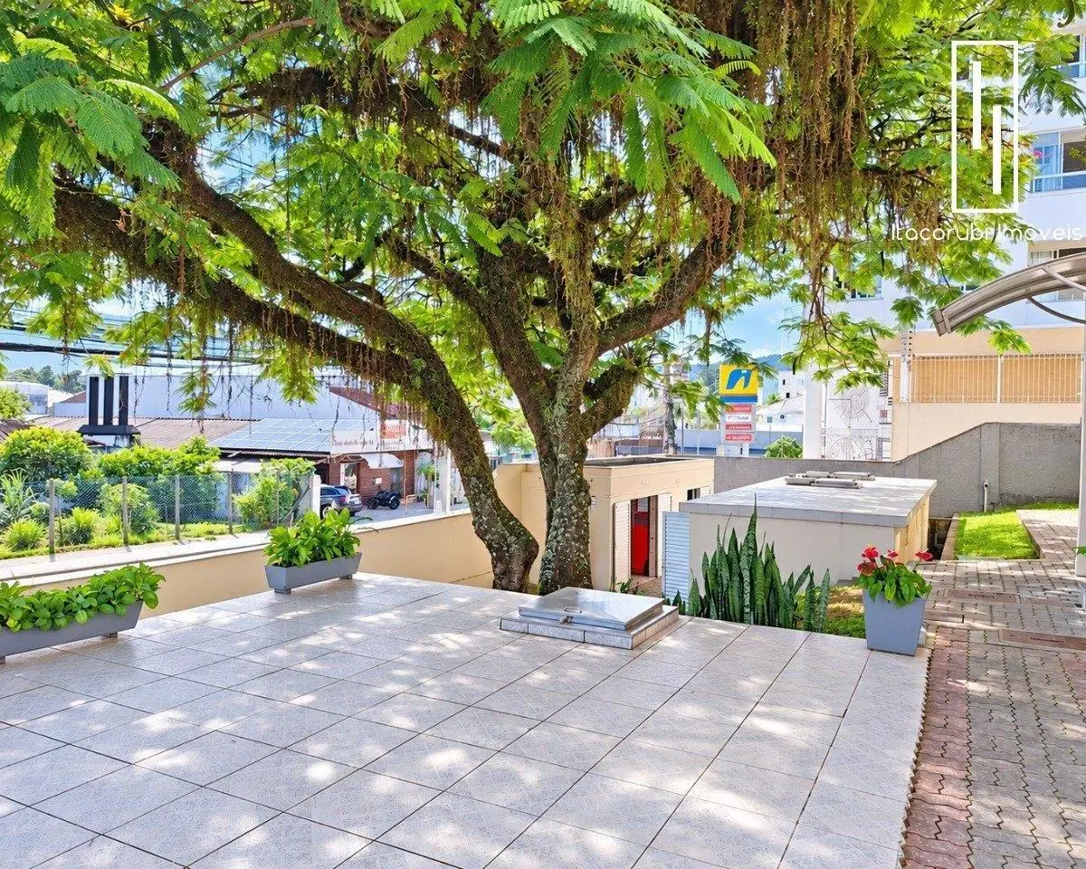 Apartment, 59 m², with wood or laminate floors — photo 3