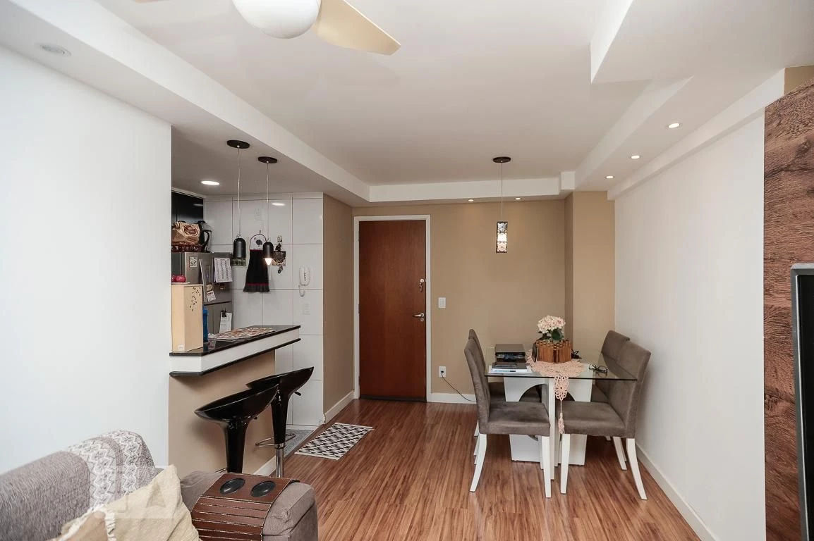 Furnished 2-bedroom apartment with balcony — photo 8