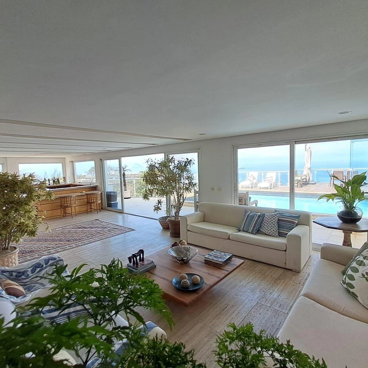 Furnished 4-bedroom house with 1450 m² and 4 parking — photo 3