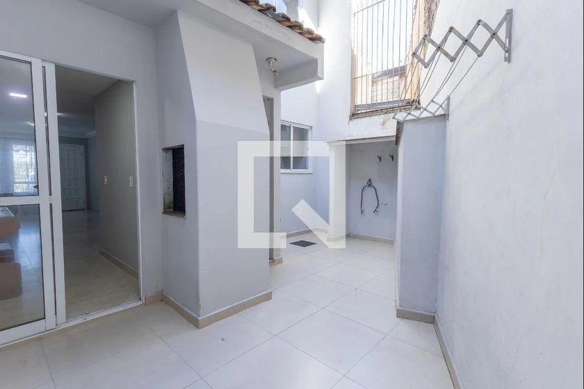 3-bedroom house with a home office in Curitiba — photo 13