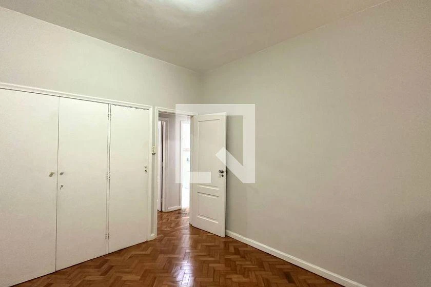 Деревянный пол или ламинат и 3 спальни: квартира 114 м² — photo 19