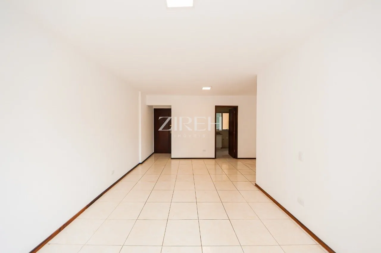 3-bedroom apartment in a building with a gym — photo 21
