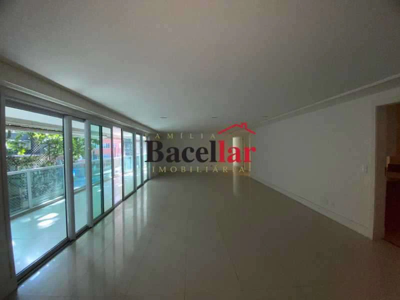 Apartamento con 4 suites y 229 m² con cocina cerrada — photo 8