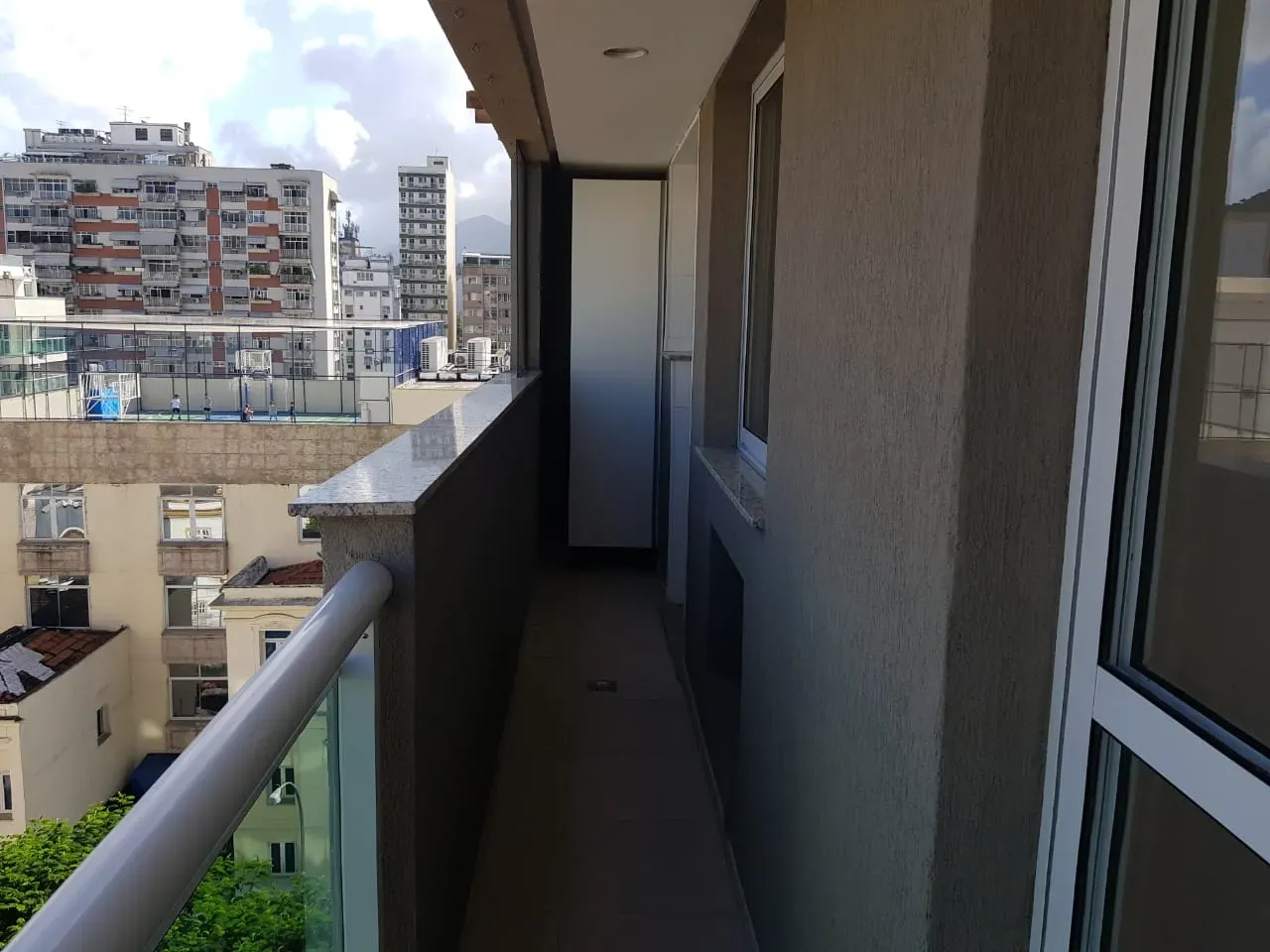 Балкон с грилем и 2 спальни: квартира 91 м² — photo 8