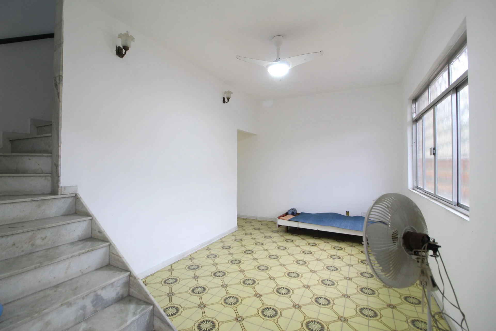 Condominium house with 3 bedrooms and 1 en-suite — photo 12