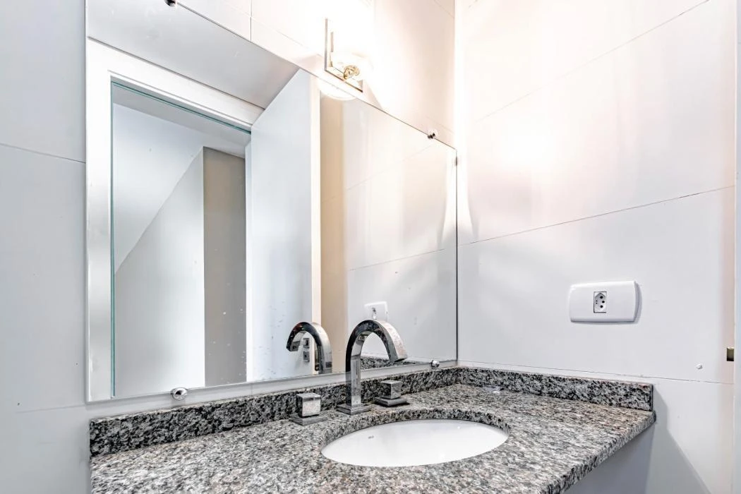 Пральна машина та 2 спальні: квартира 55 м² — photo 41