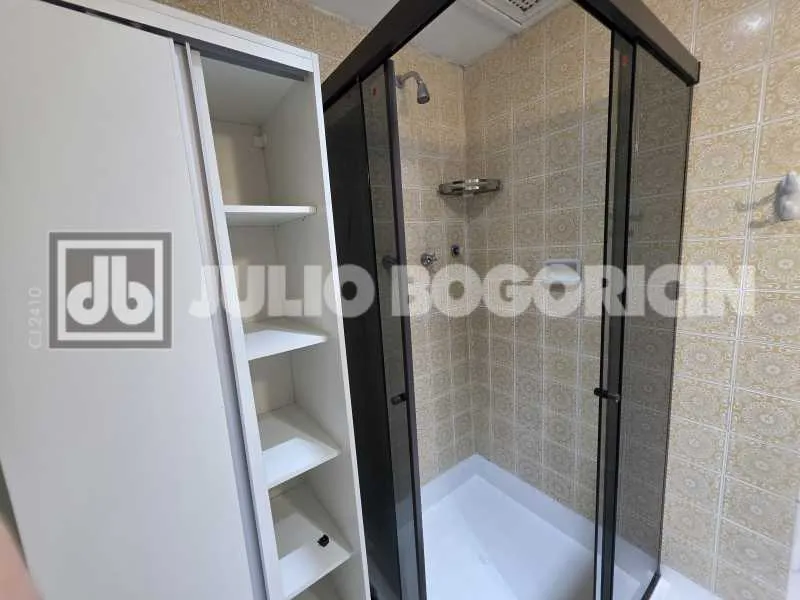 Apartment, 91 m², with wood or laminate floors — photo 16