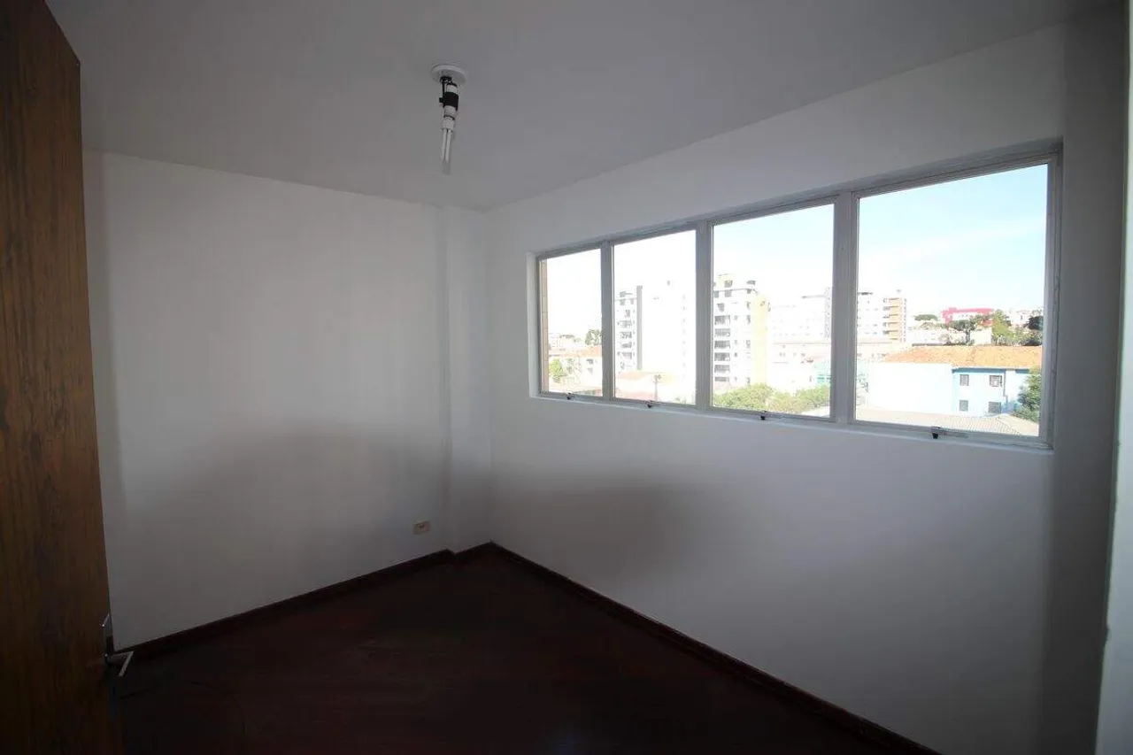 Apartment, 48 m², with wood or laminate floors — photo 5