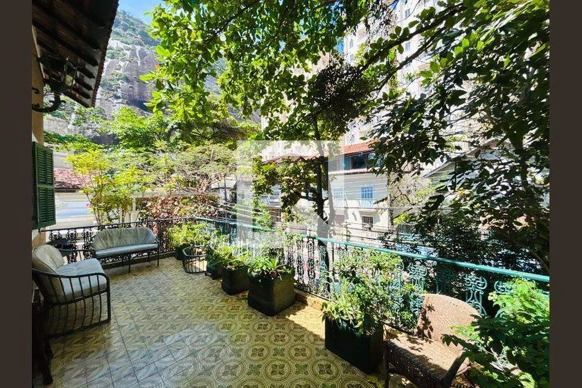 4-bedroom house with a mountain view in Rio de Janeiro — photo 6