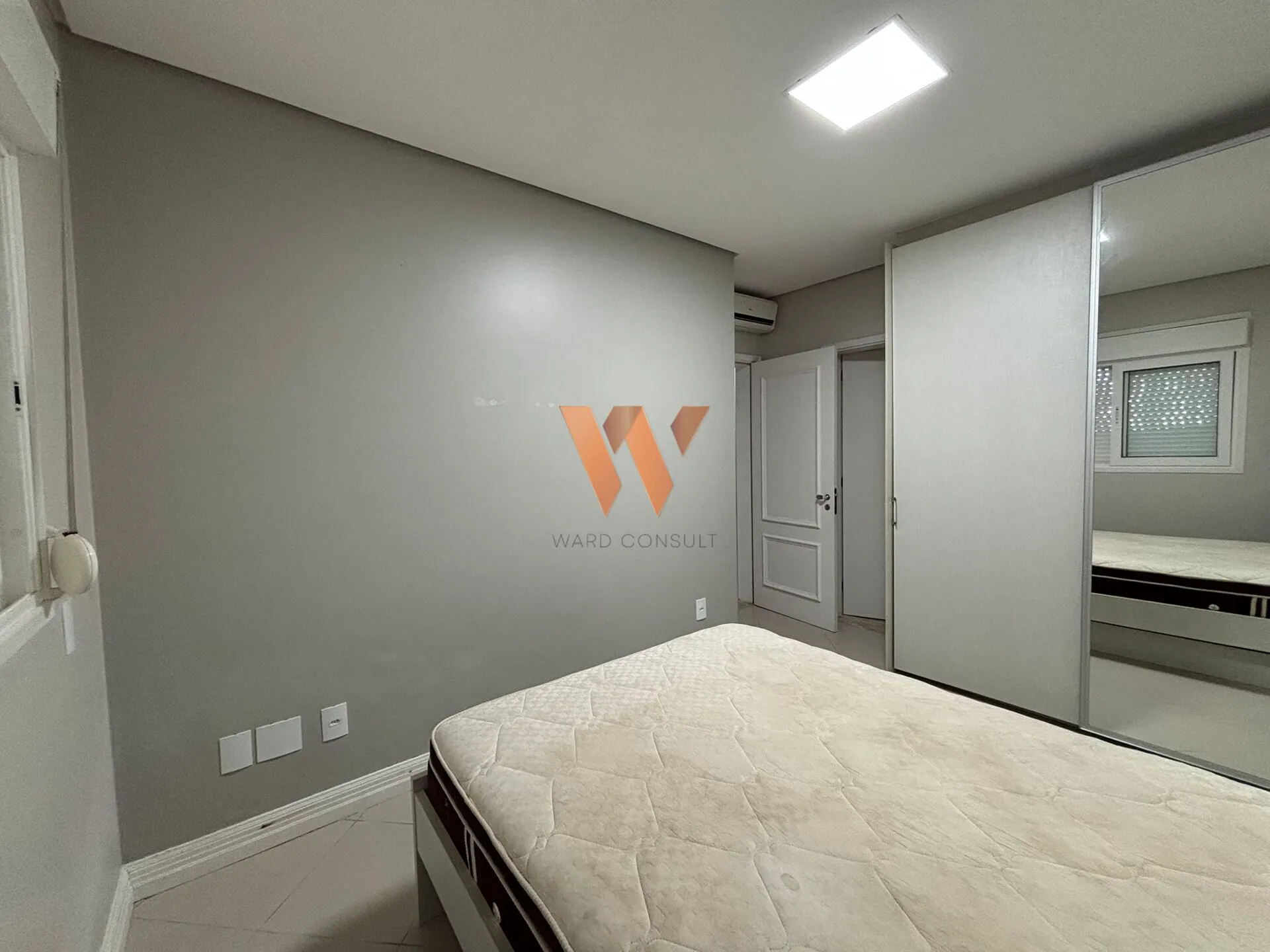 Furnished apartment with 3 en-suites and 236 m² — photo 18