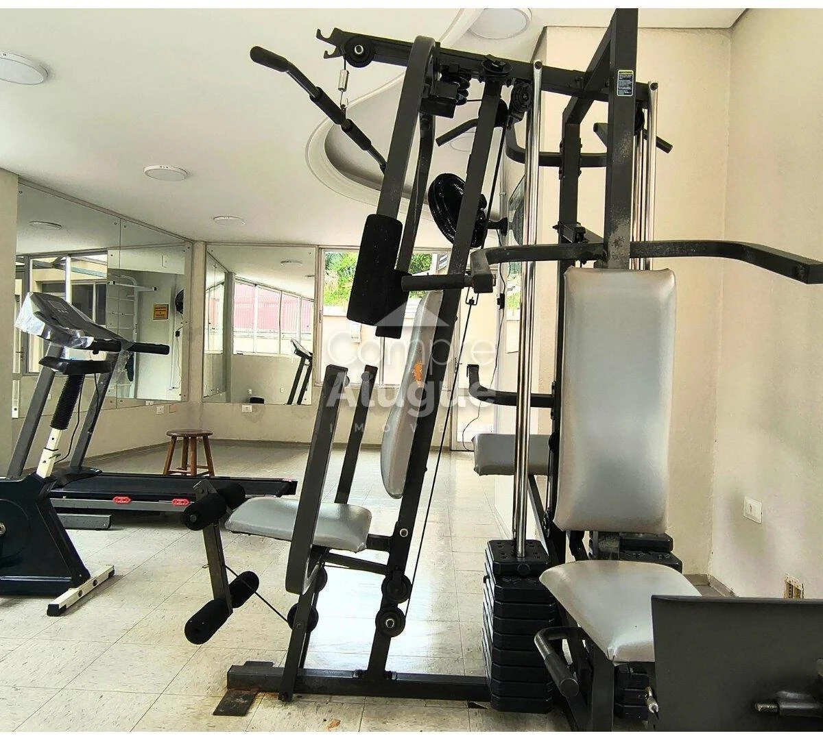 3-bedroom apartment in a building with a gym — photo 13