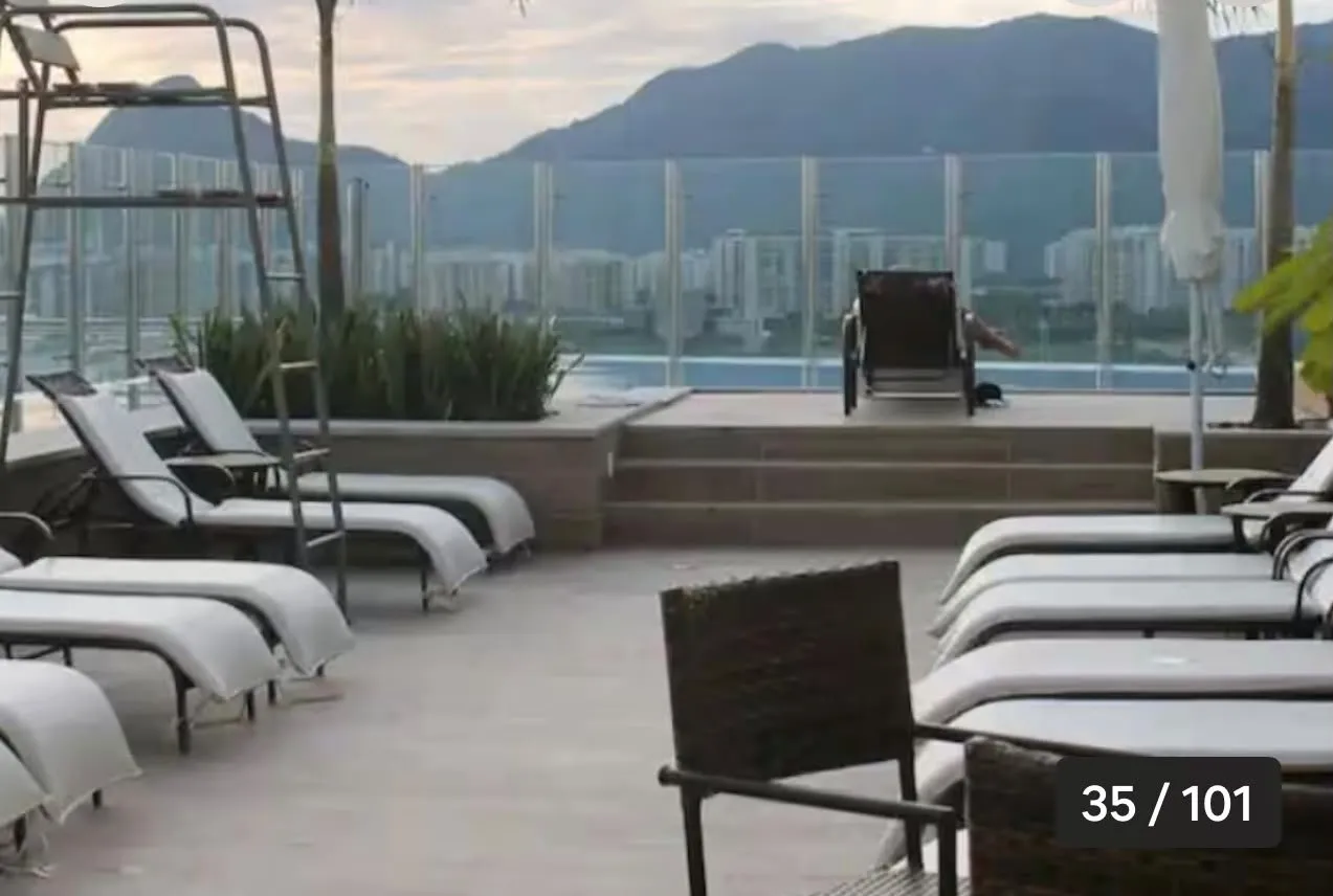 Furnished 1-bedroom apartment with a private BBQ — photo 17