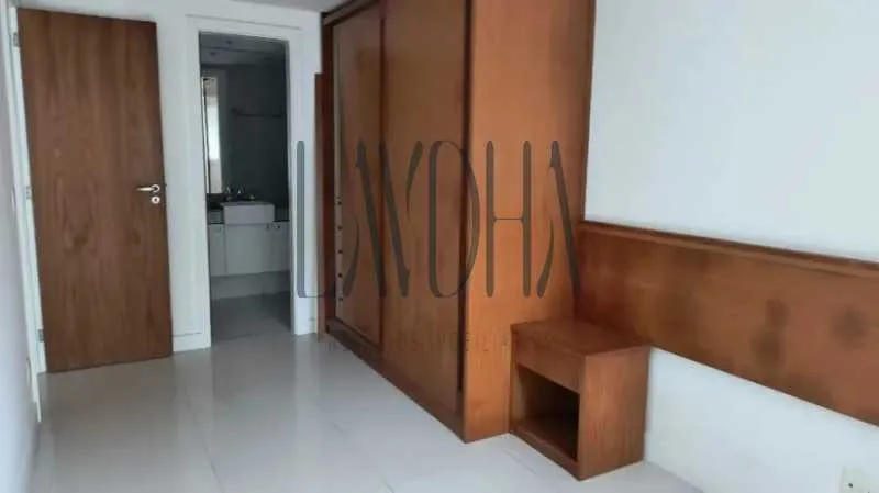 Residential apartment with 4 bedrooms and 4 bathrooms — photo 4