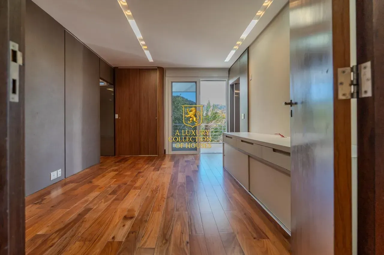 House with 27 bedrooms and 16 bathrooms — photo 11