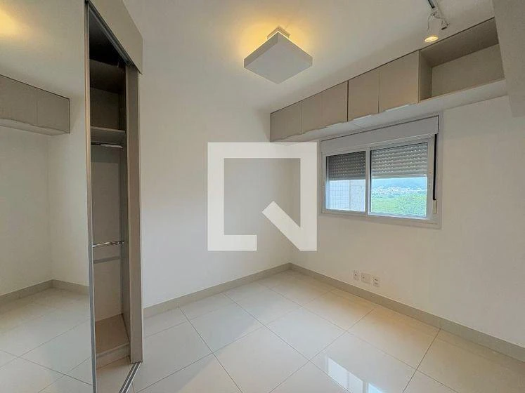 Departamento de 3 dormitorios con balcón cerrado con vidrio — photo 10