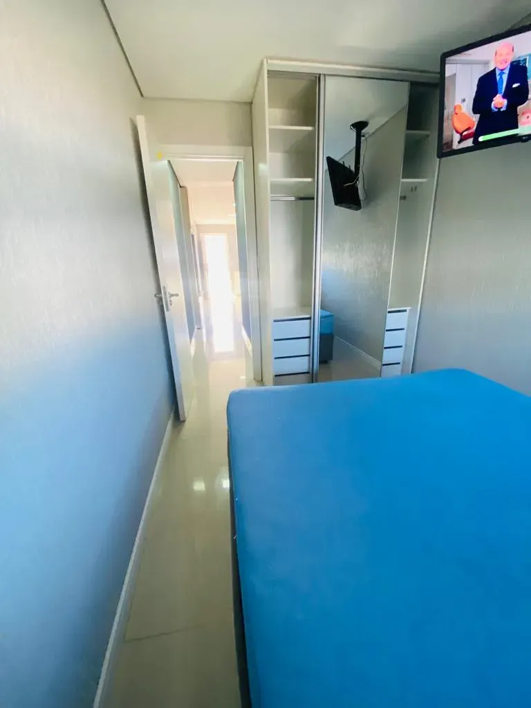 One-bedroom apartment in a building with a coworking space — photo 6