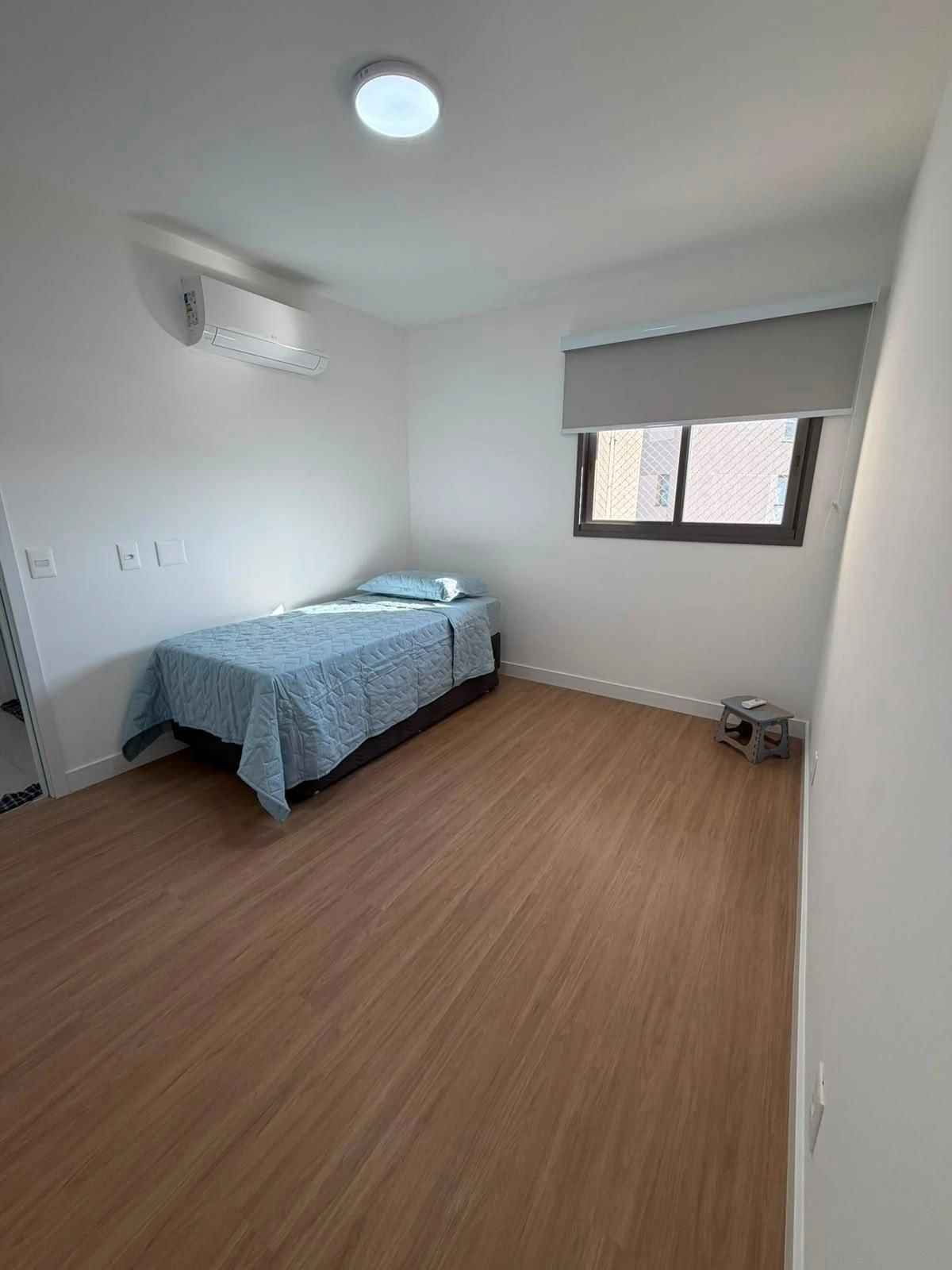 Furnished 3-bedroom apartment with American-style kitchen — photo 11