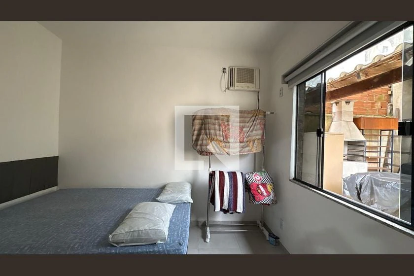 Balcony with a grill in a 2-bedroom house, 90 m² — photo 29