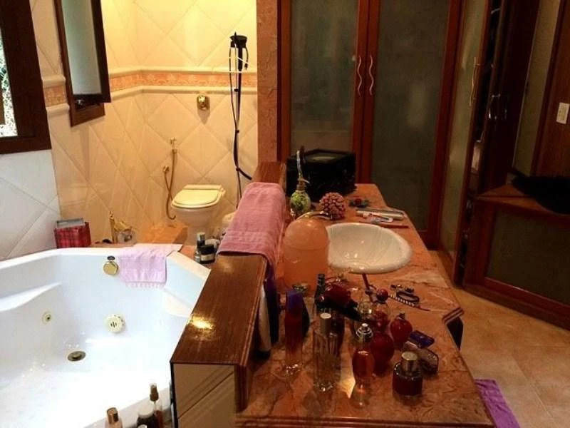 Furnished house 945 m² with 4 bedrooms and 5 bathrooms — photo 2