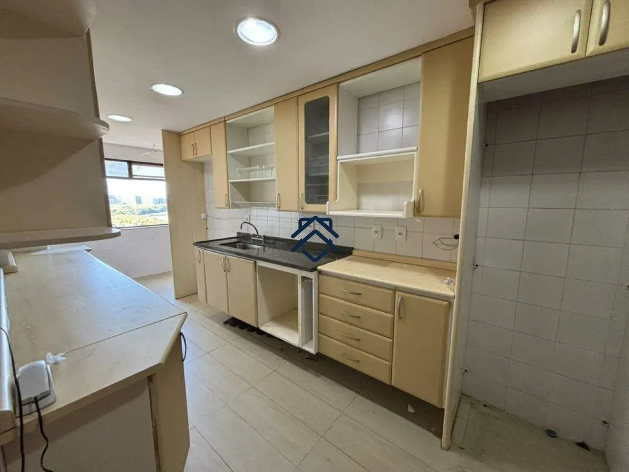 4-bedroom apartment with 2 enclosed balconies — photo 22