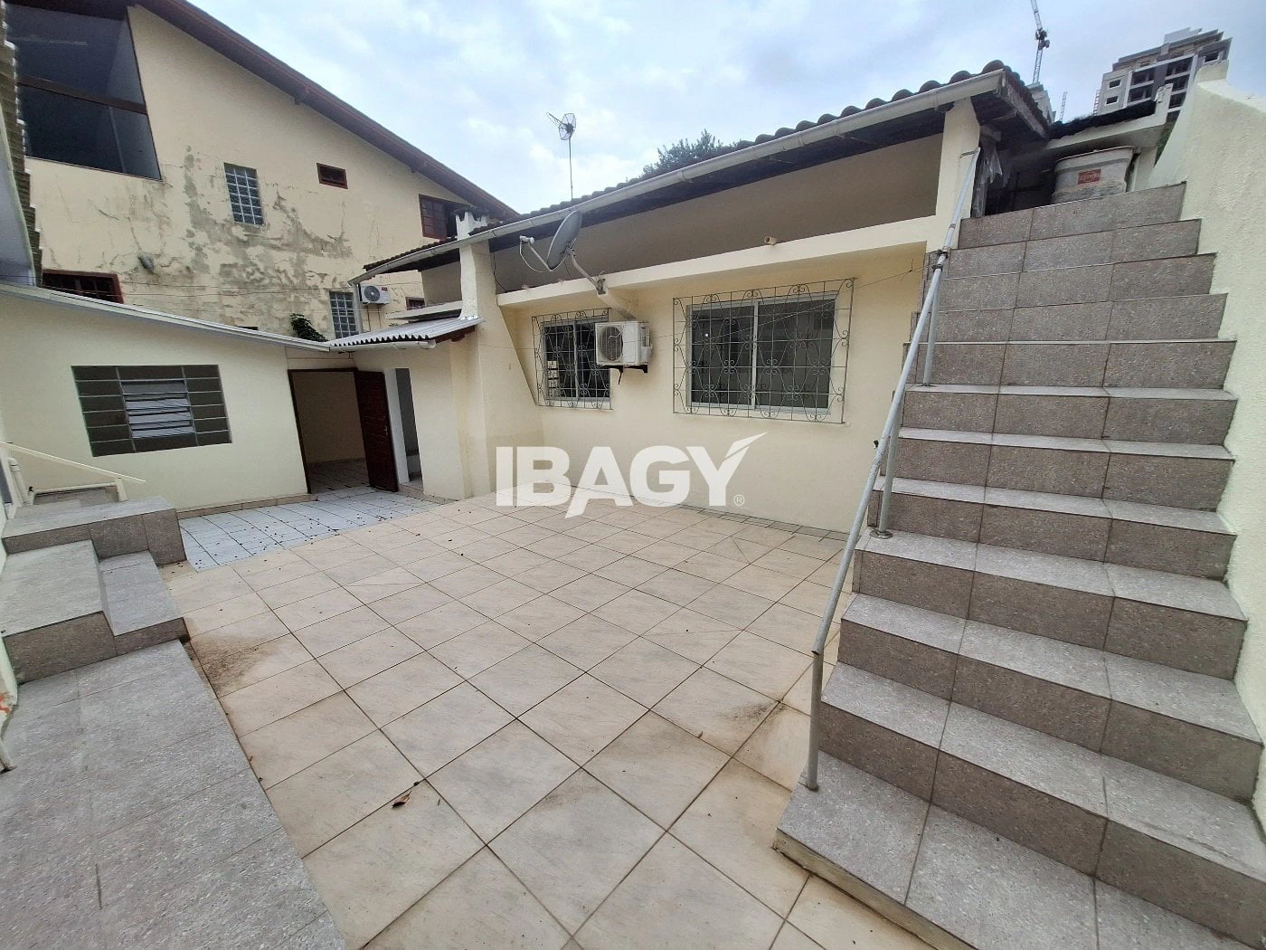 Private BBQ in a 5-bedroom house, 128 m² — photo 11